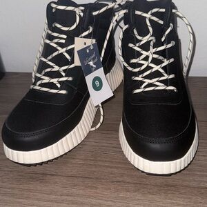Universal Thread Black and White Sneakers